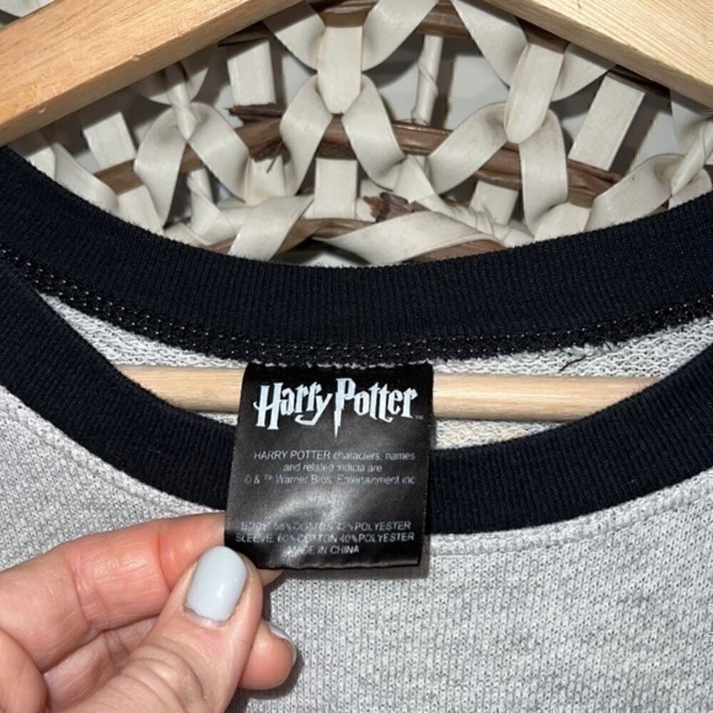 Harry Potter Hogwarts long sleeve crewneck sweatshirt size xsmall - Picture 3 of 5